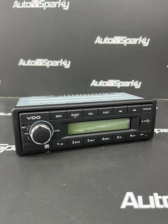24V Radio - RDS USB MP3 WMA - VDO - For use in Digger / Loader / Truck ...